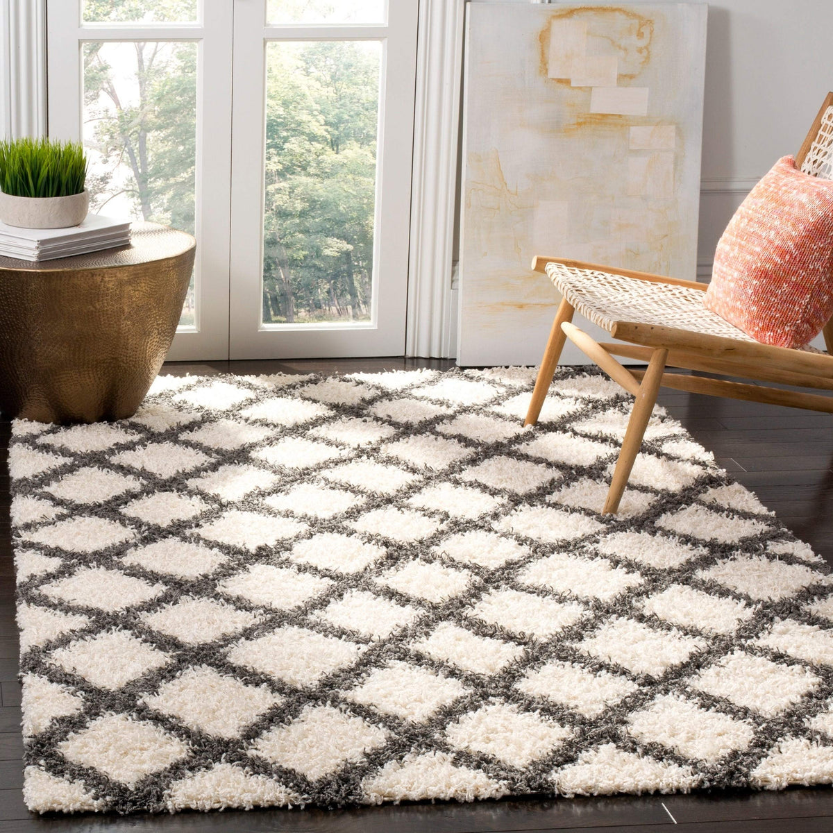 SAFAVIEH Area Rug 8x10 - Dallas Shag Collection - Large - Dark Grey & Ivory, Trellis Pattern, Non-Shedding & Easy Cleaning, Plush Thick Pile, Ideal for Living Room, Bedroom, Dining Space (SGDS258A)