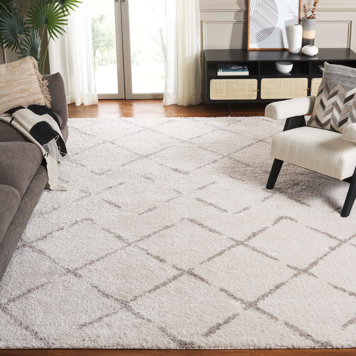 SAFAVIEH Arizona Shag Rug 5'1"x7'6", Soft Plush Ivory & Beige ASG743A