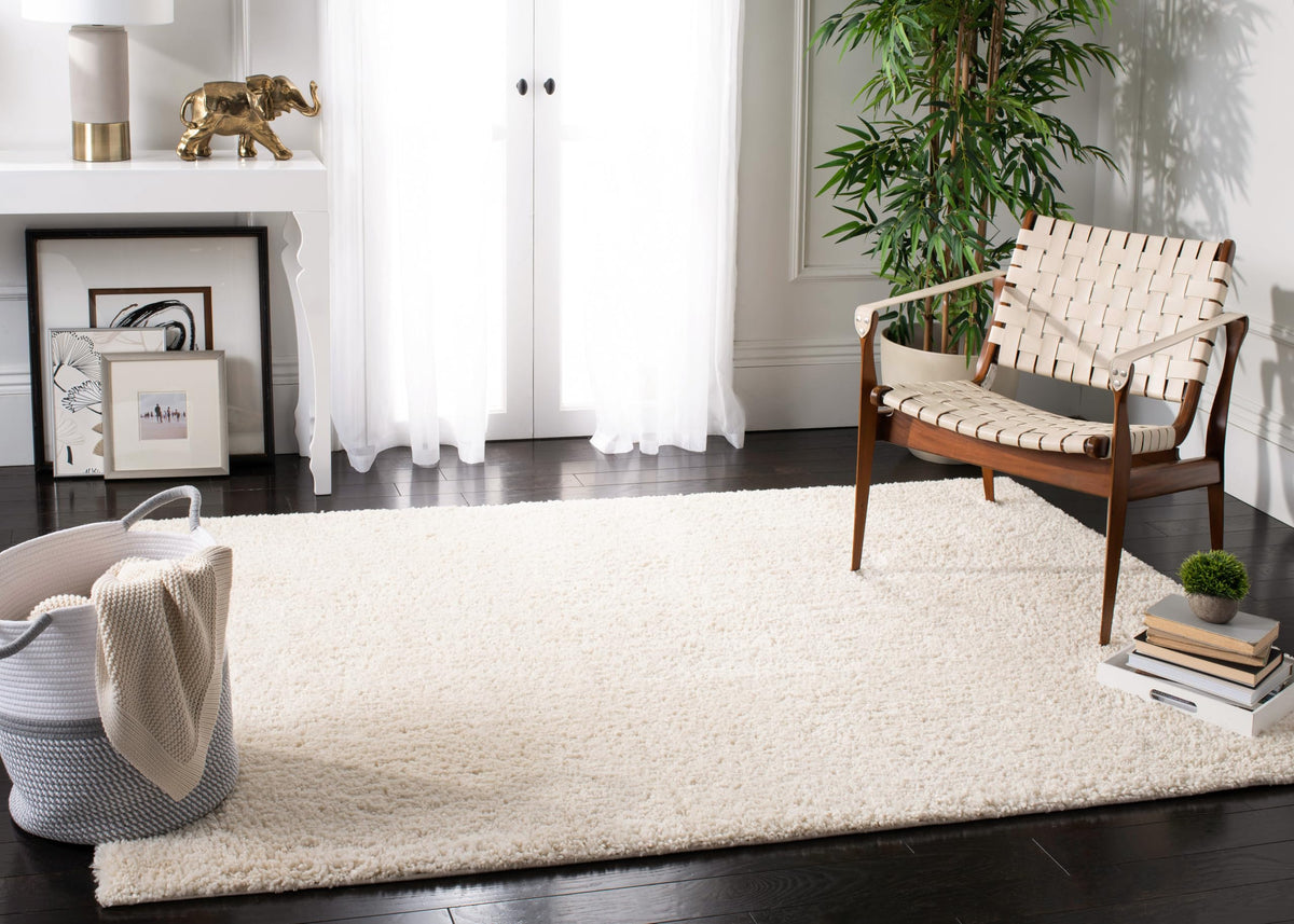 SAFAVIEH August Shag Rug 8'x10', Soft Plush Modern Ivory AUG900C