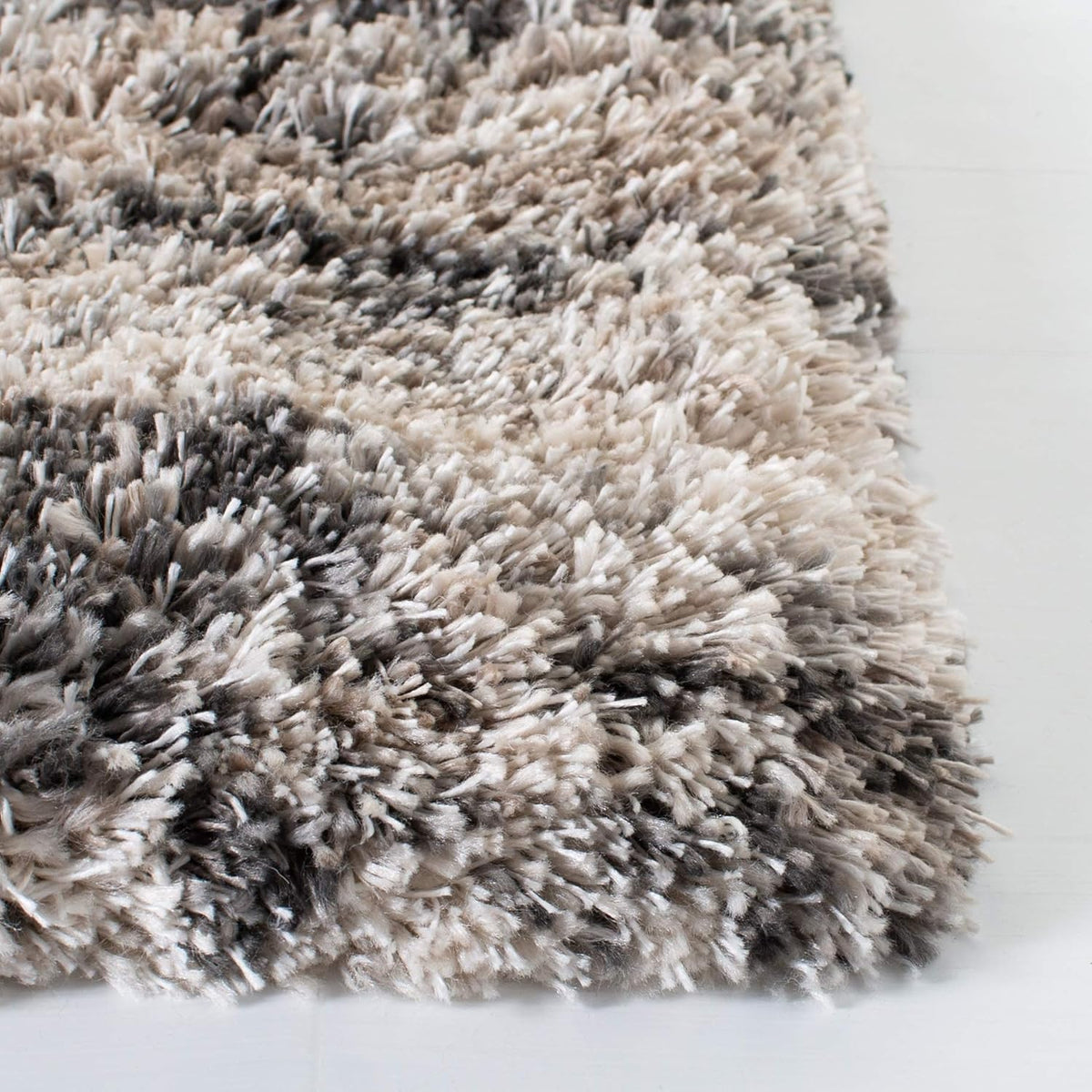 SAFAVIEH Iceland Shag Collection Area Rug - 10' x 14', Cream & Grey, Modern Design, Easy Care, 2.5-inch Thick Ideal for High Traffic Areas in Living Room, Bedroom (ISG519A)