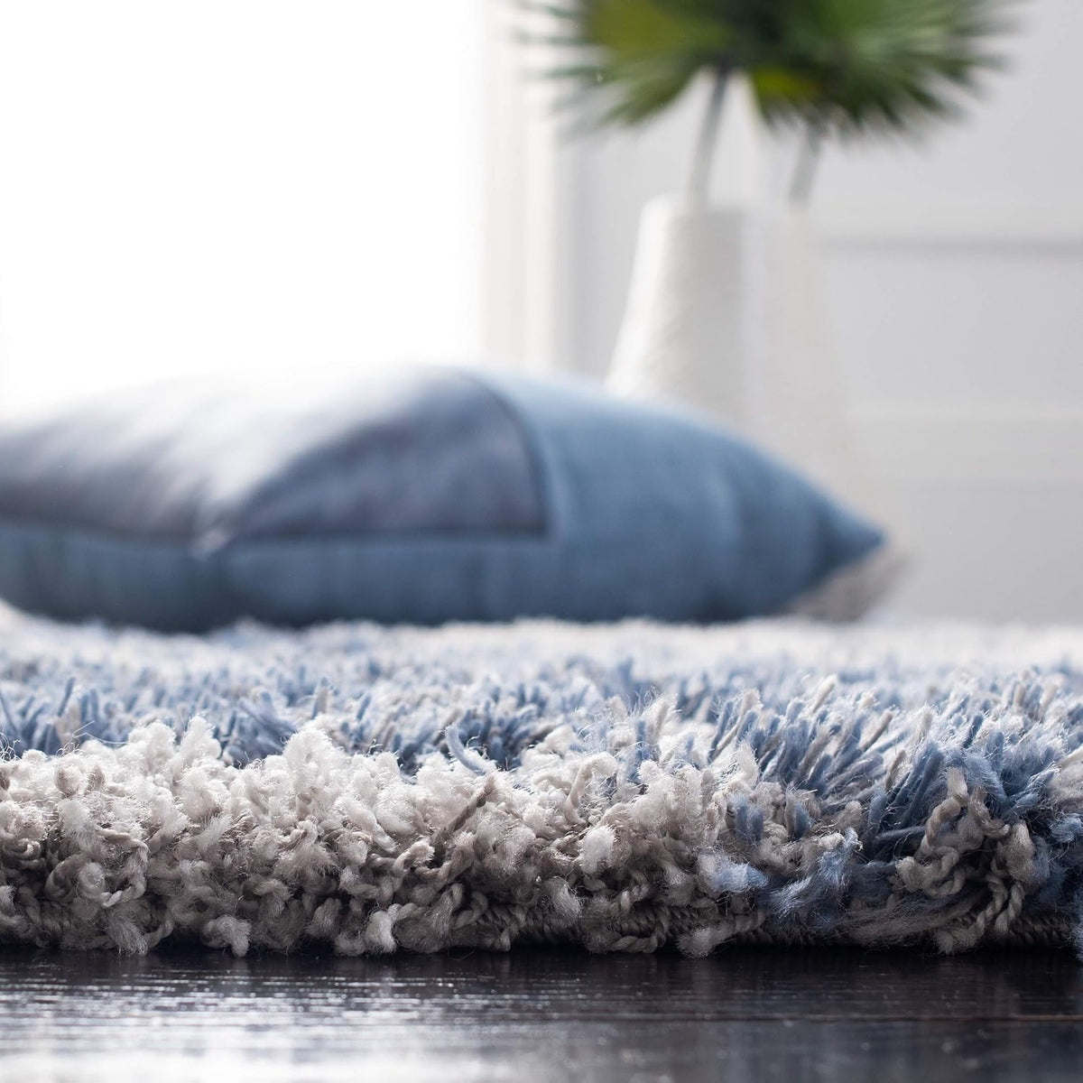 SAFAVIEH Horizon Shag Rug 4'x6', Soft Plush Modern Grey & Blue HZN890G