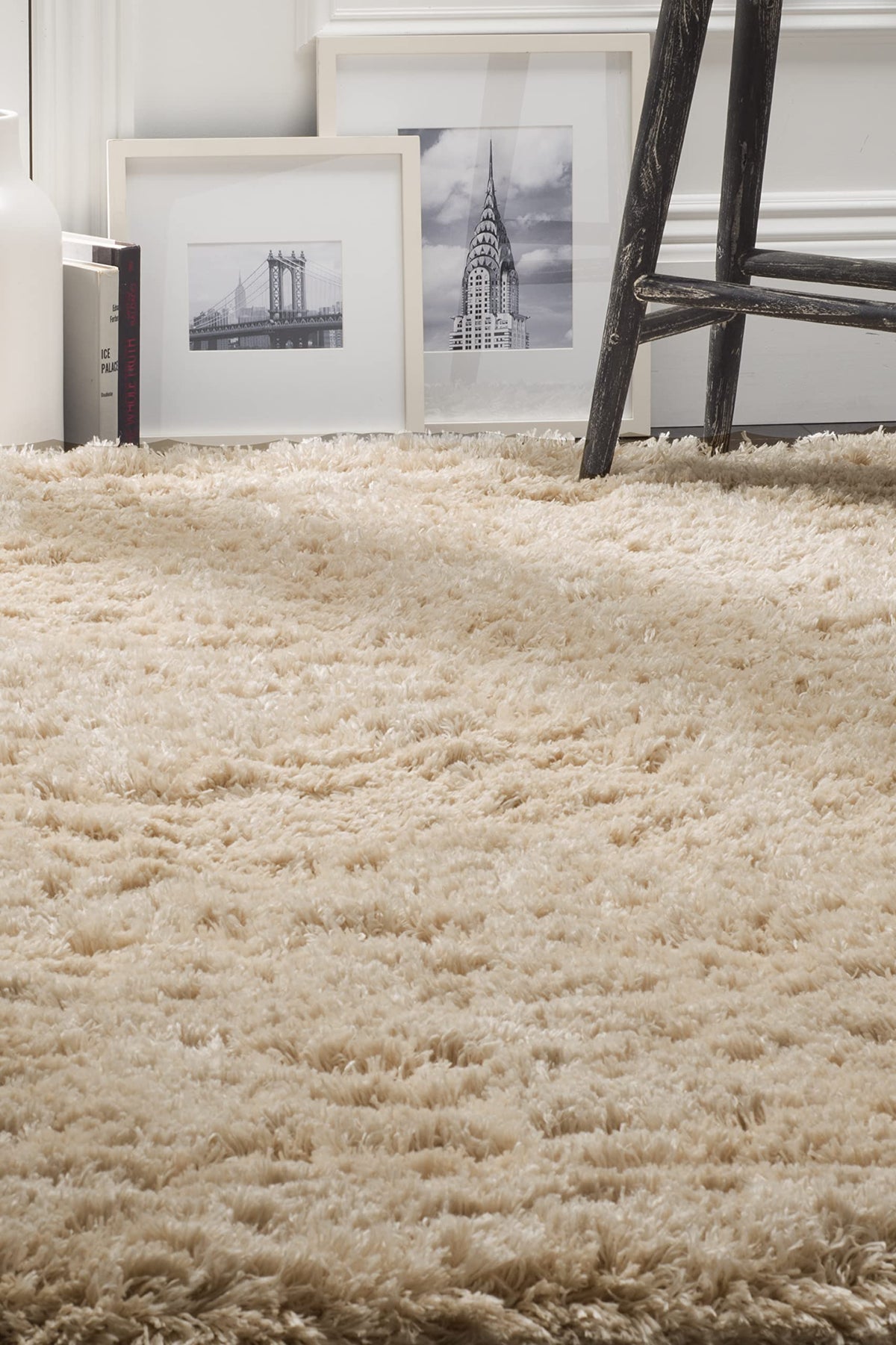 SAFAVIEH Polar Shag Collection Area Rug - 4' Round, Light Beige, Solid Glam Design, Non-Shedding & Easy Care, 3-inch Thick Ideal for High Traffic Areas in Living Room, Bedroom (PSG800A)