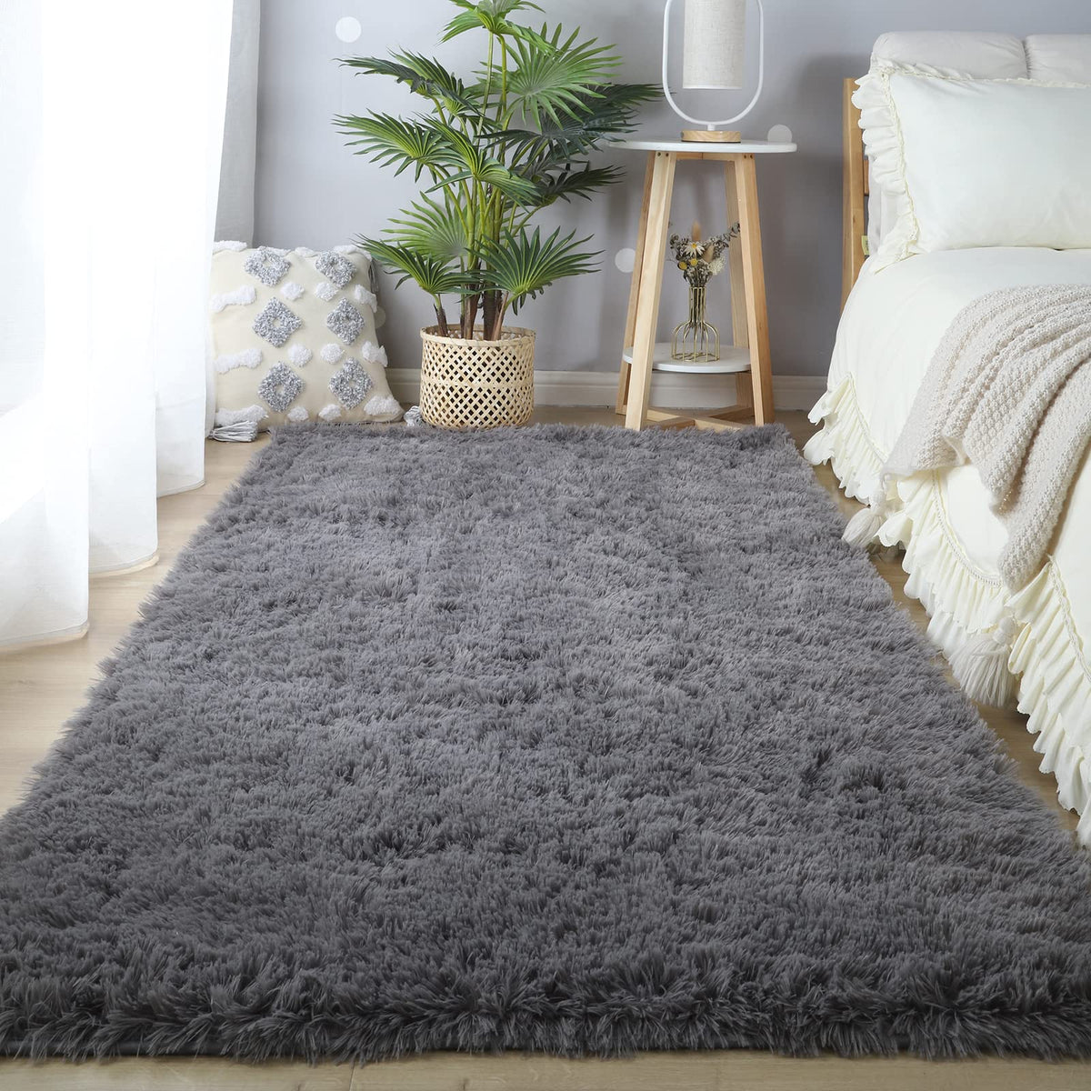 CAIYUECS White Fluffy Bedroom Rug 5x7 – Ultra Soft Shag Dorm Decor