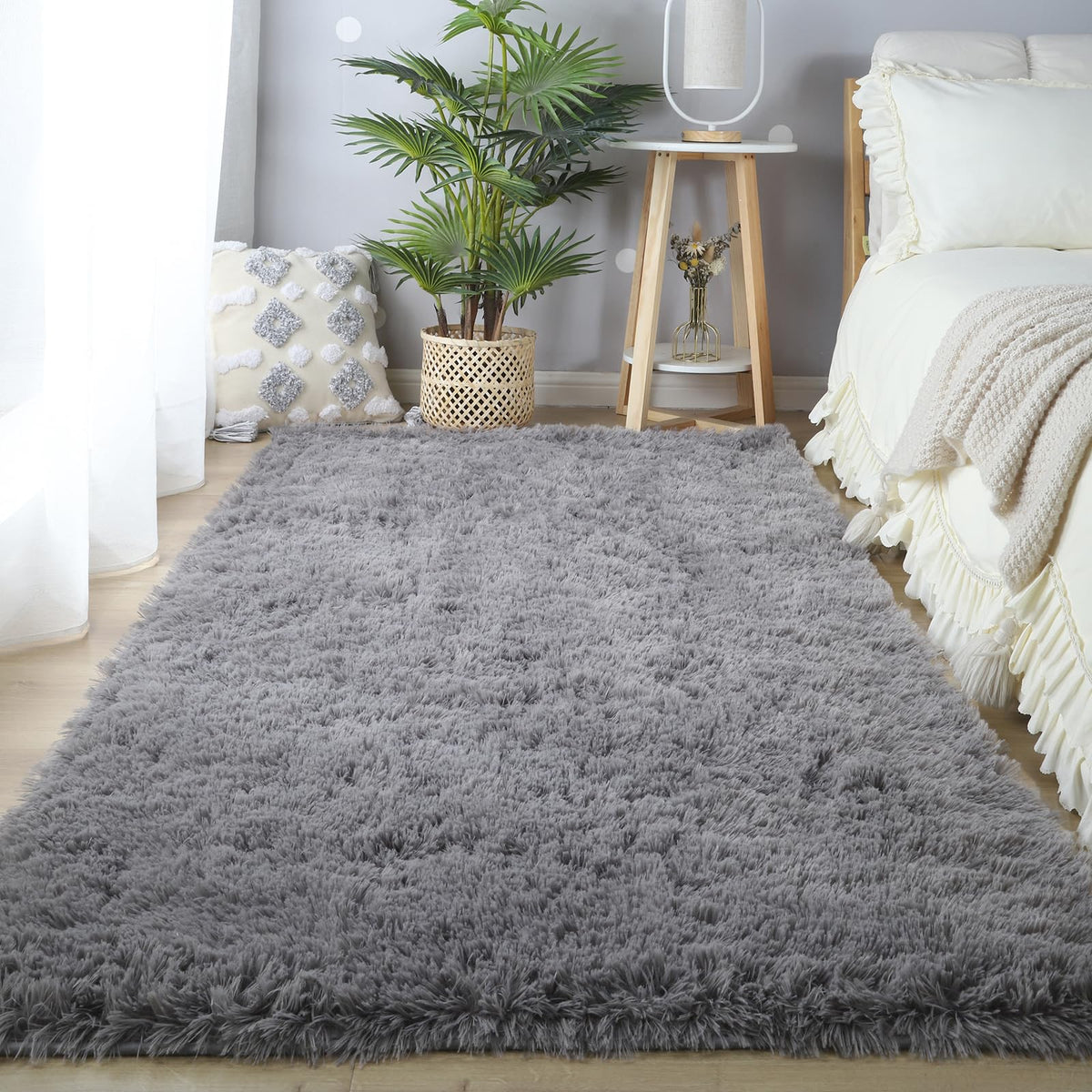 CAIYUECS White Fluffy Bedroom Rug 5x7 – Ultra Soft Shag Dorm Decor