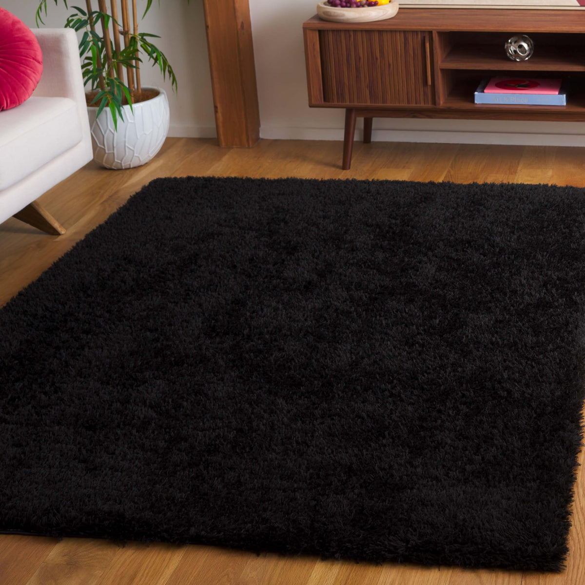 SAFAVIEH Lindsay Shag Collection Area Rug - 4' x 6', Green, Contemporary Design, Ideal for High Traffic Areas in Living Room, Bedroom & Dining Room (LNS560Y-4)