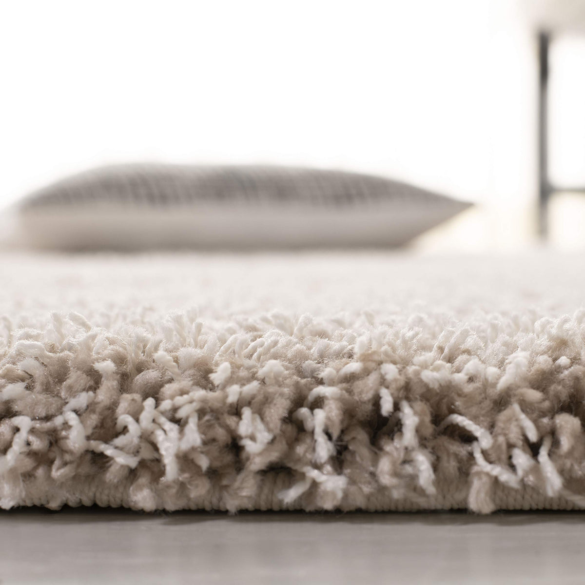 SAFAVIEH Area Rug 8x10 - California Shag Collection - Large - Beige, Non-Shedding & Easy to Clean, Ultra Plush Thick Pile, Ideal for Living Room, Bedroom, Dining Space (SG151-1313)