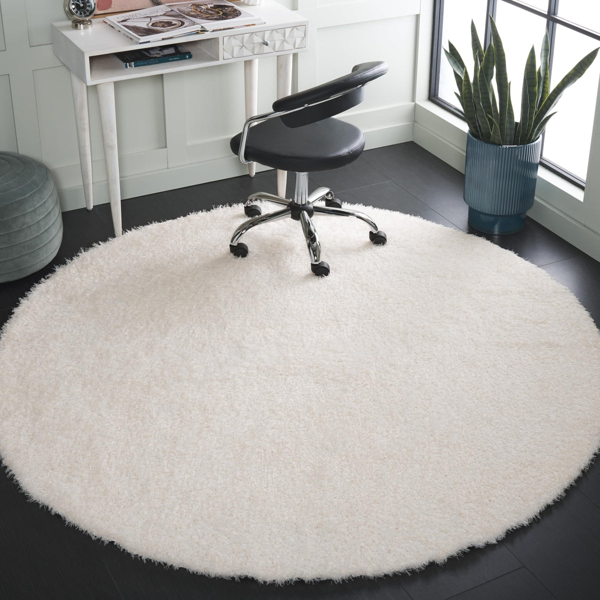 SAFAVIEH Lindsay Shag Collection Area Rug - 4' x 6', Green, Contemporary Design, Ideal for High Traffic Areas in Living Room, Bedroom & Dining Room (LNS560Y-4)