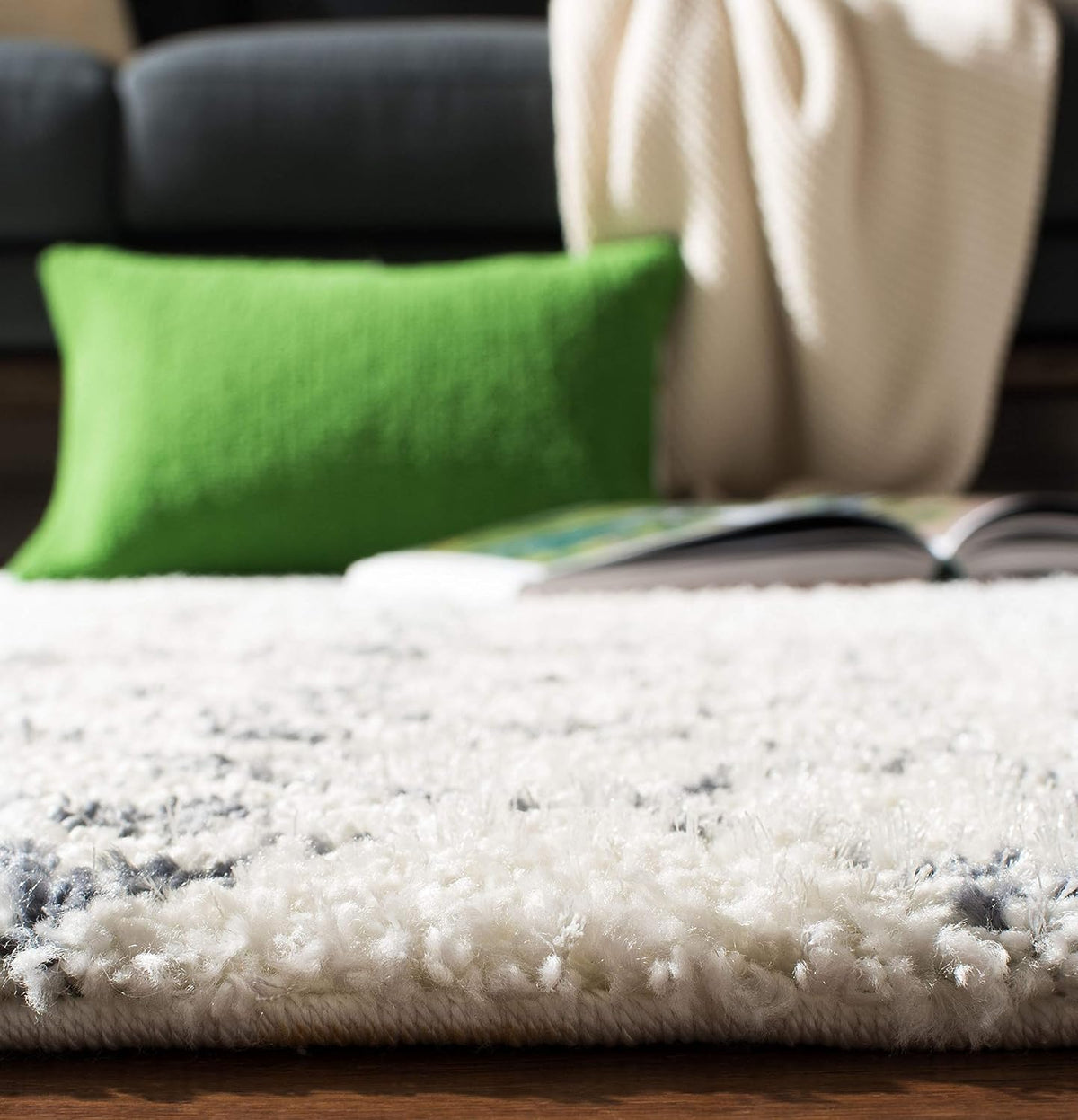 SAFAVIEH Area Rug 8x10 - Berber Fringe Shag Collection - Large - Cream & Dark Grey, Moroccan Design, Non-Shedding & Easy Cleaning, Thick Pile, Ideal for Living Room, Bedroom, Dining Space (BFG516A)