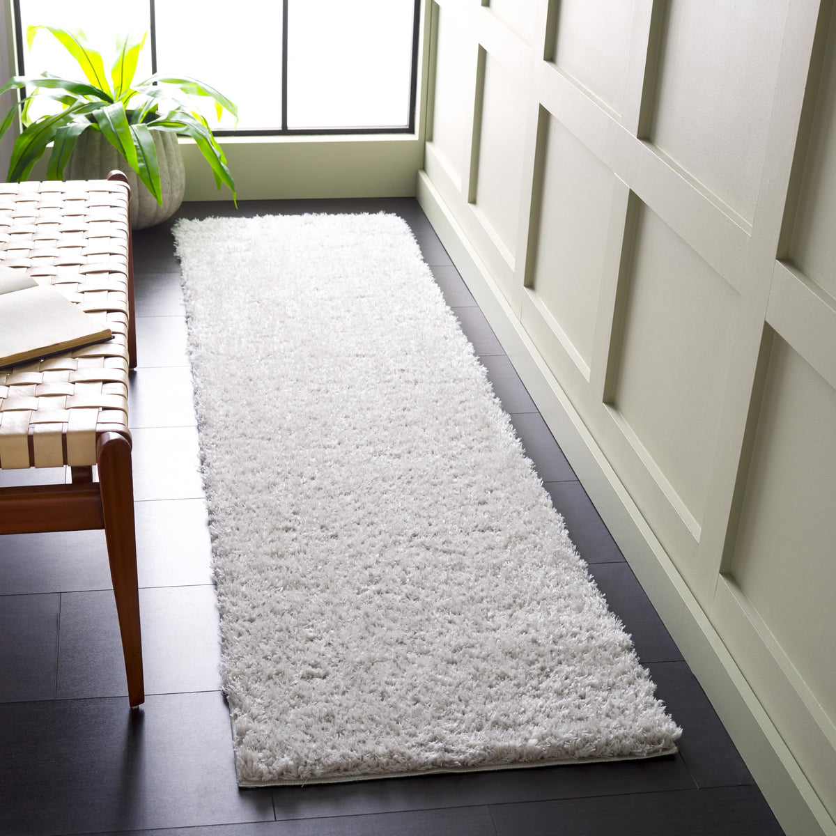 SAFAVIEH Lindsay Shag Collection Area Rug - 4' x 6', Green, Contemporary Design, Ideal for High Traffic Areas in Living Room, Bedroom & Dining Room (LNS560Y-4)
