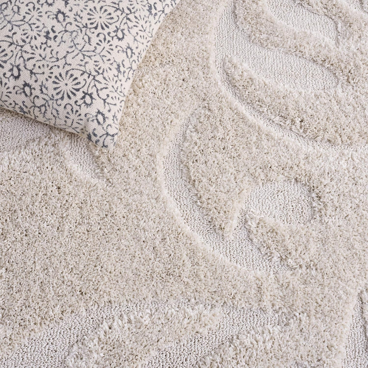 SAFAVIEH Florida Shag Collection Area Rug - 8'6" x 12', Creme & Creme, Scroll Design, Non-Shedding & Easy Care, 1.2-inch Thick Ideal for High Traffic Areas in Living Room, Bedroom (SG468-1111)