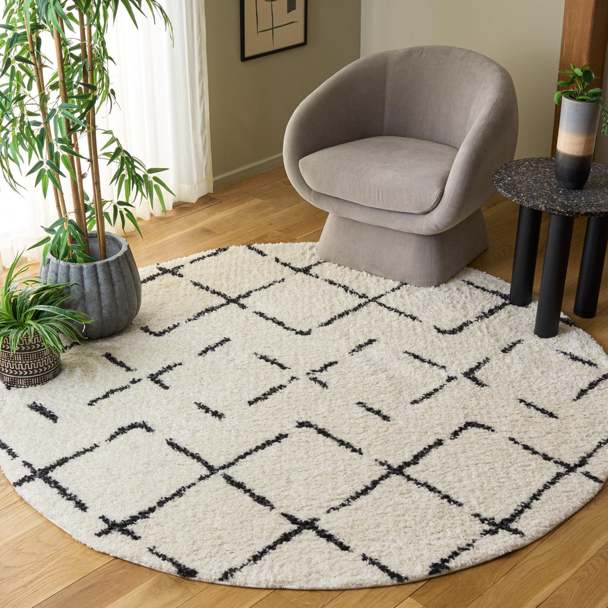 SAFAVIEH Arizona Shag Rug 5'1"x7'6", Soft Plush Ivory & Beige ASG743A
