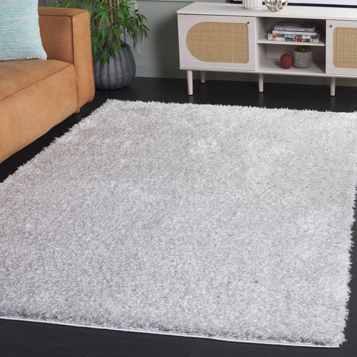 SAFAVIEH Lindsay Shag Collection Area Rug - 4' x 6', Green, Contemporary Design, Ideal for High Traffic Areas in Living Room, Bedroom & Dining Room (LNS560Y-4)