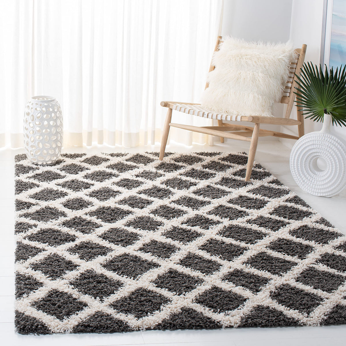 SAFAVIEH Area Rug 8x10 - Dallas Shag Collection - Large - Dark Grey & Ivory, Trellis Pattern, Non-Shedding & Easy Cleaning, Plush Thick Pile, Ideal for Living Room, Bedroom, Dining Space (SGDS258A)