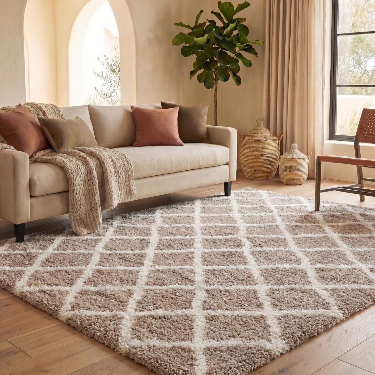 SAFAVIEH Area Rug 8x10 - Dallas Shag Collection - Large - Dark Grey & Ivory, Trellis Pattern, Non-Shedding & Easy Cleaning, Plush Thick Pile, Ideal for Living Room, Bedroom, Dining Space (SGDS258A)