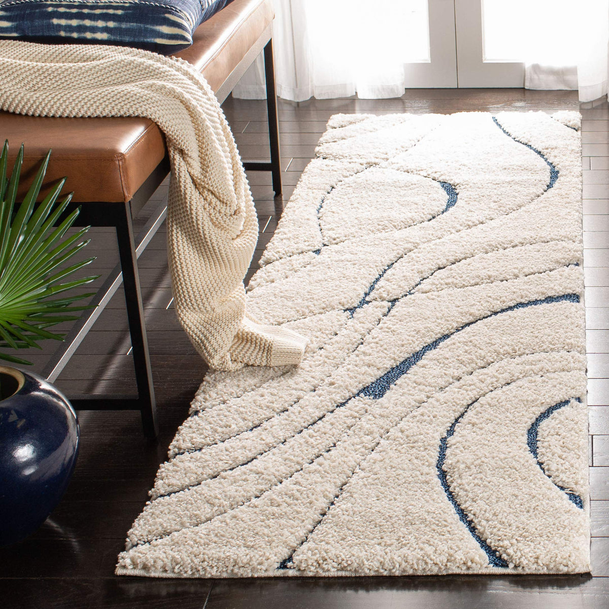 SAFAVIEH Florida Shag Rug 6'x9', Soft Plush Modern Cream & Beige SG471-1113