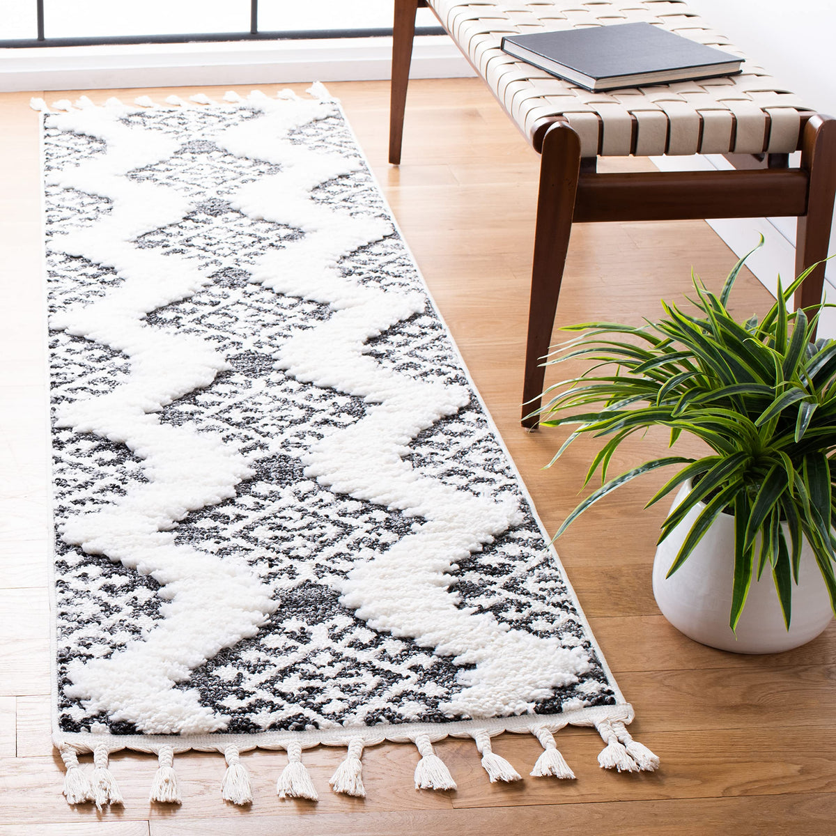 SAFAVIEH Moroccan Tassel Shag Rug 10'x14', Soft Plush Ivory & Brown MTS652A