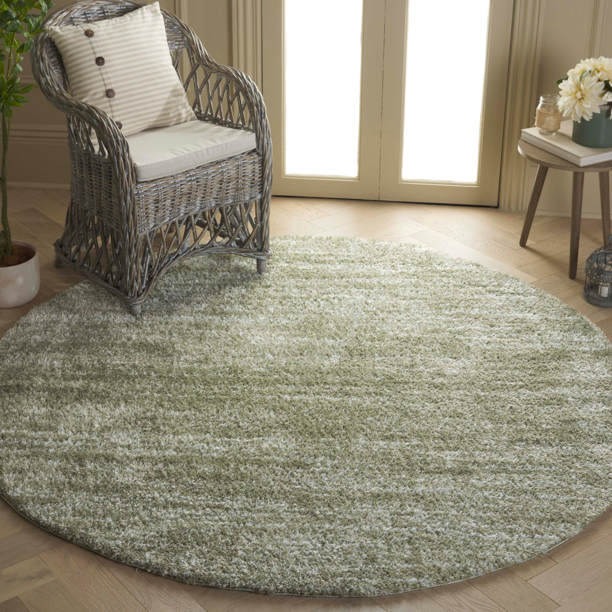 SAFAVIEH Area Rug 8x10 - Tahoe Shag Collection - Large - Blue & Ivory, Modern Design, Non-Shedding & Easy Cleaning, Plush Thick Pile, Ideal for Living Room, Bedroom, Dining Space (THO653M)