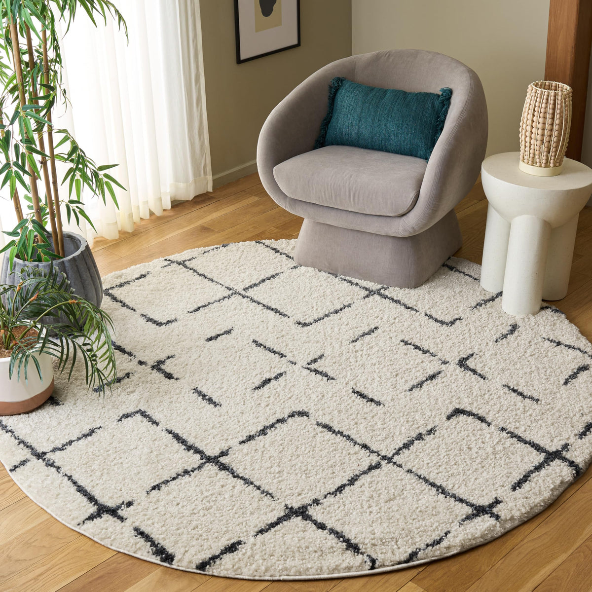 SAFAVIEH Arizona Shag Rug 5'1"x7'6", Soft Plush Ivory & Beige ASG743A