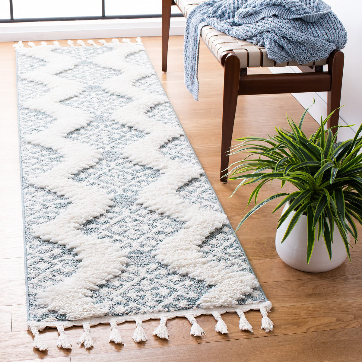 SAFAVIEH Moroccan Tassel Shag Rug 10'x14', Soft Plush Ivory & Brown MTS652A