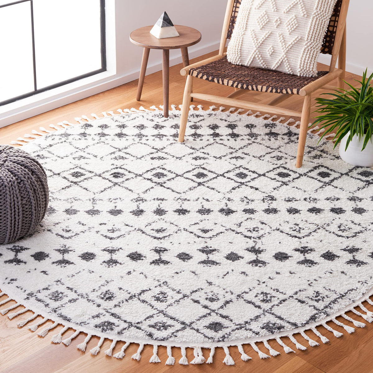 SAFAVIEH Area Rug 8x10 - Berber Fringe Shag Collection - Large - Cream & Dark Grey, Moroccan Design, Non-Shedding & Easy Cleaning, Thick Pile, Ideal for Living Room, Bedroom, Dining Space (BFG516A)