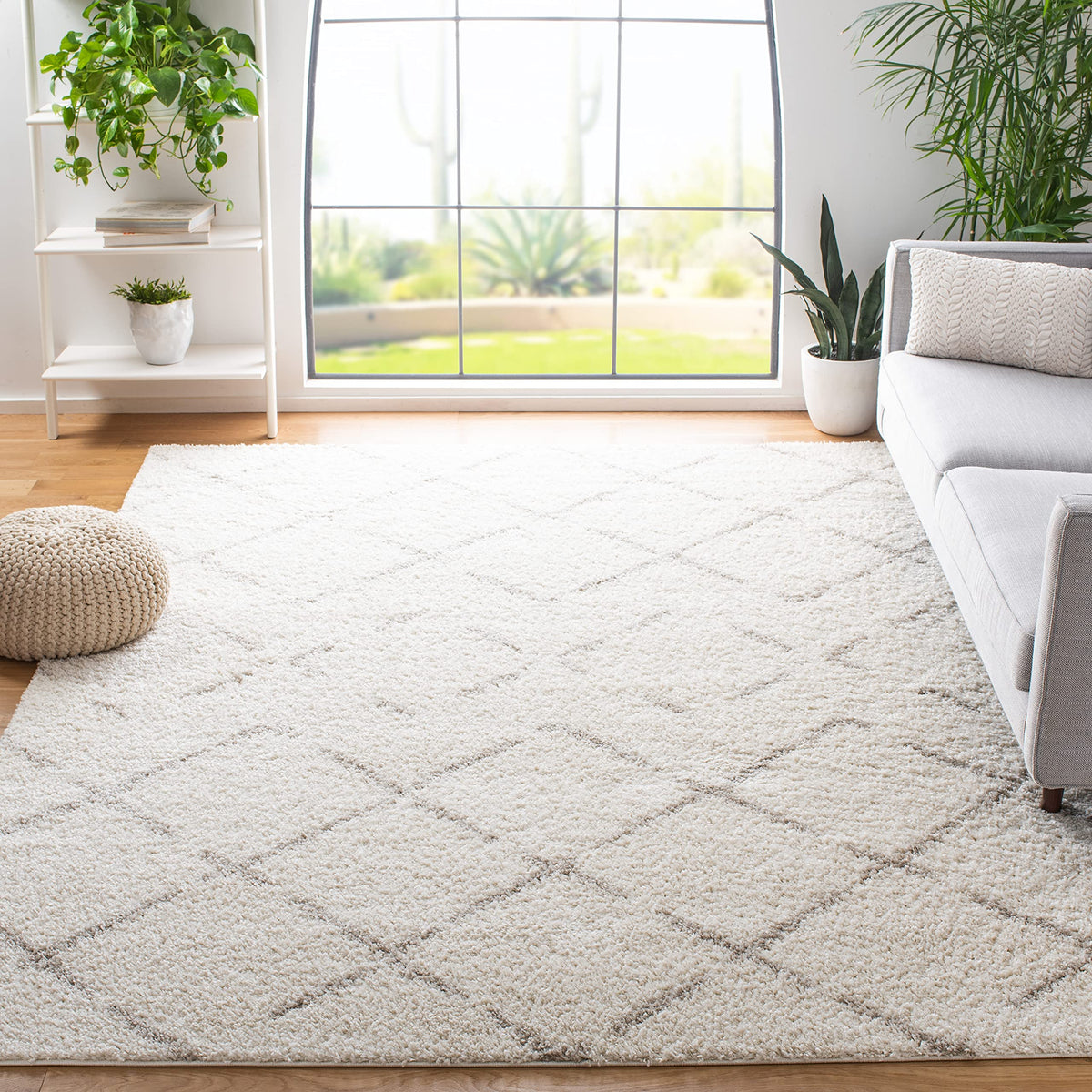 SAFAVIEH Arizona Shag Rug 5'1"x7'6", Soft Plush Ivory & Beige ASG743A