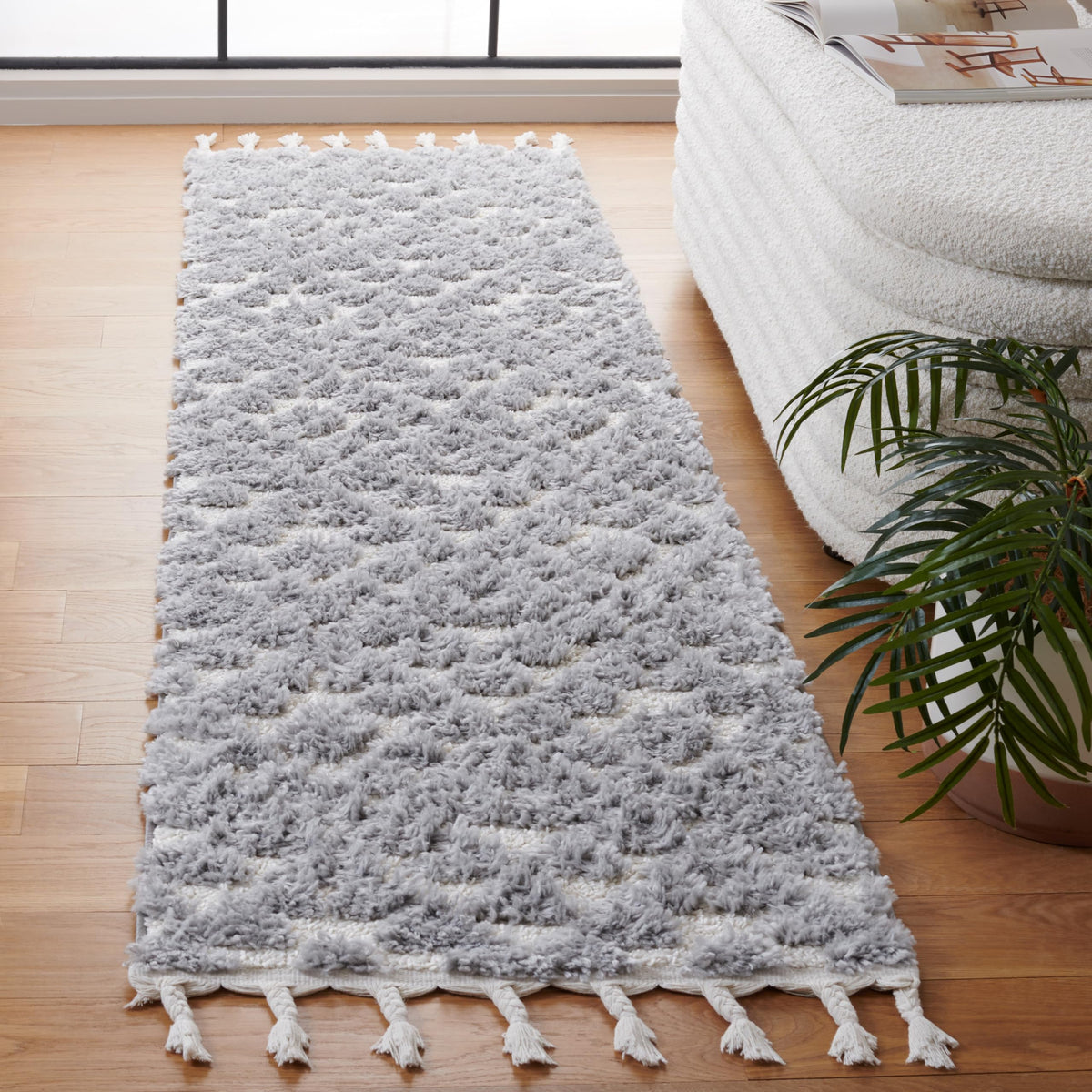 SAFAVIEH Moroccan Tassel Shag Rug 5'3"x7'6", Ivory & Brick Rust MTS688P