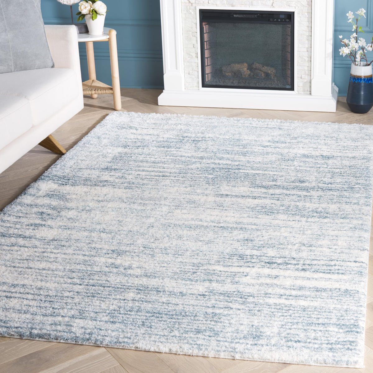 SAFAVIEH Area Rug 8x10 - Tahoe Shag Collection - Large - Blue & Ivory, Modern Design, Non-Shedding & Easy Cleaning, Plush Thick Pile, Ideal for Living Room, Bedroom, Dining Space (THO653M)