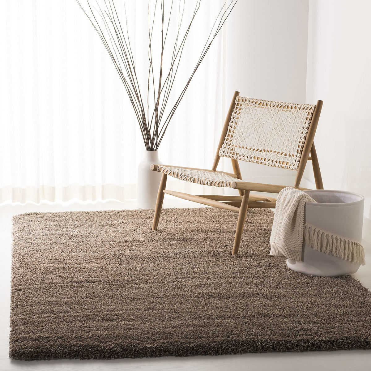SAFAVIEH California Shag Collection Area Rug - 8' x 10', Ivory, Non-Shedding & Easy to Clean, Ultra Plush Thick Pile, Ideal for Living Room, Bedroom, Dining Space (SG151-1212)