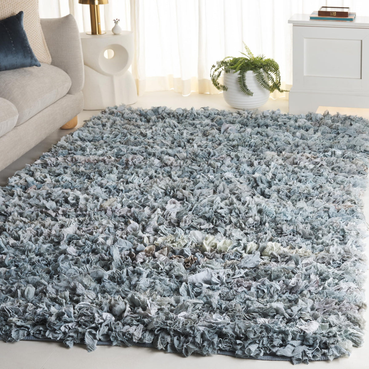 SAFAVIEH Rio Shag Collection Area Rug - 5' x 8', Creme, Handmade Decorative, 3.5-inch Thick Ideal for High Traffic Areas in Living Room, Bedroom (SG951W)