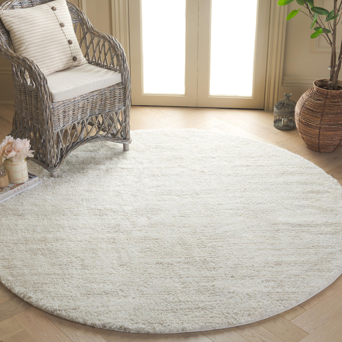 SAFAVIEH Area Rug 8x10 - Tahoe Shag Collection - Large - Blue & Ivory, Modern Design, Non-Shedding & Easy Cleaning, Plush Thick Pile, Ideal for Living Room, Bedroom, Dining Space (THO653M)