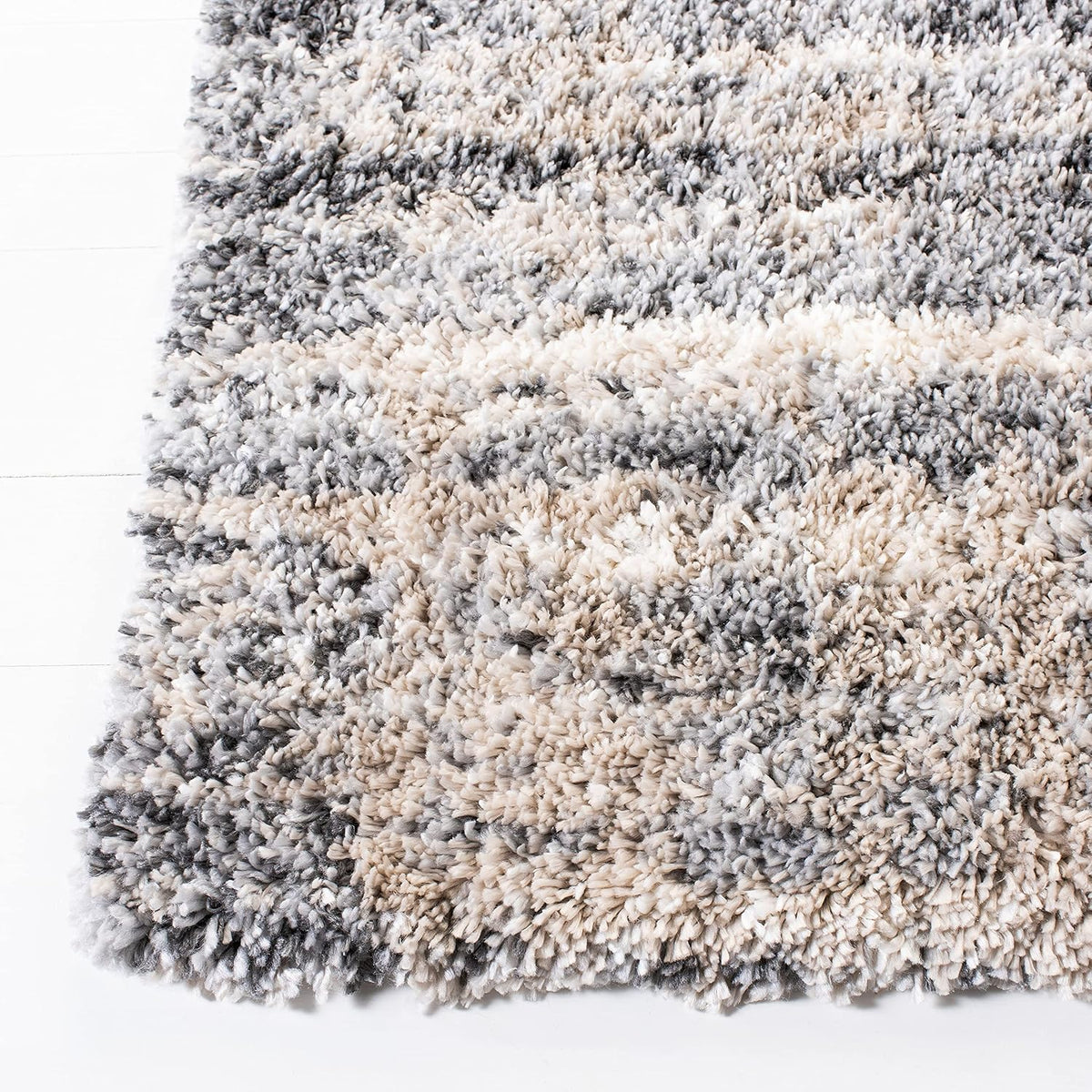 SAFAVIEH Area Rug 8x10 - Fontana Shag Collection - Large - Grey & Ivory, Modern Design, Non-Shedding & Easy Cleaning, Ultra Plush Thick Pile, Ideal for Living Room, Bedroom, Dining Space (FNT856G)