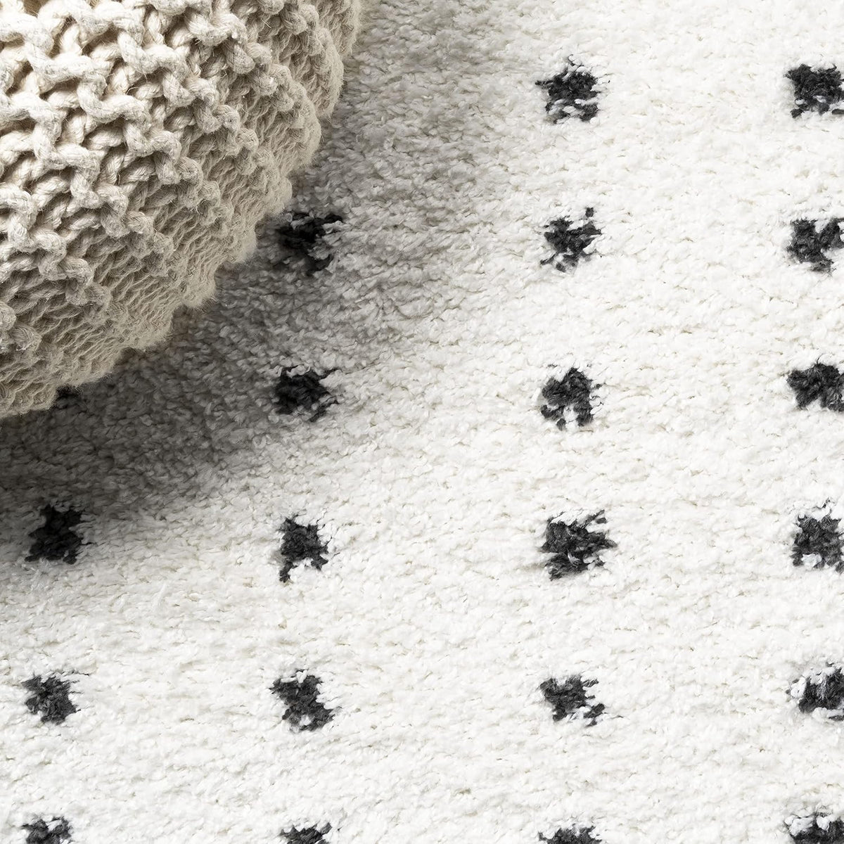 JONATHAN Y Pele Modern Geometric Dot Shag White/Gray Indoor Area Rug, 8x10, Bohemian, Contemporary, Easy-Cleaning for Living Room, Bedroom, Kitchen, Pet Friendly, Non-Shedding (MOH400A-8)