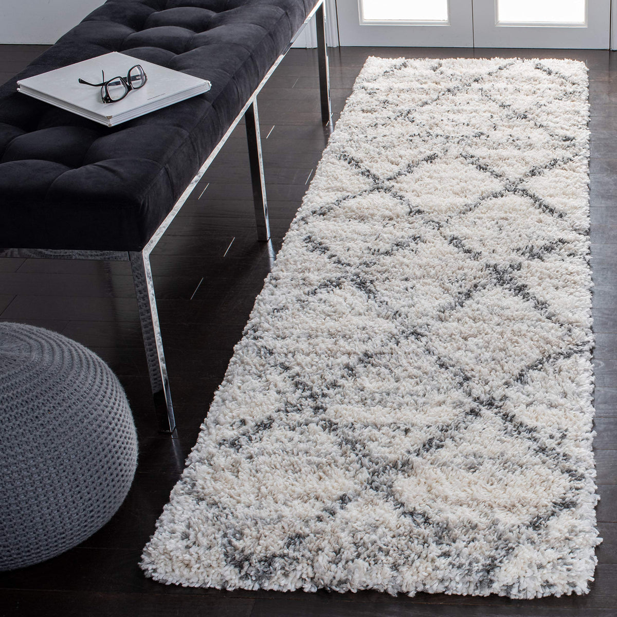 SAFAVIEH Area Rug 8x10 - Fontana Shag Collection - Large - Pink & Ivory, Modern Design, Non-Shedding & Easy Cleaning, Ultra Plush Thick Pile, Ideal for Living Room, Bedroom, Dining Space (FNT886U)