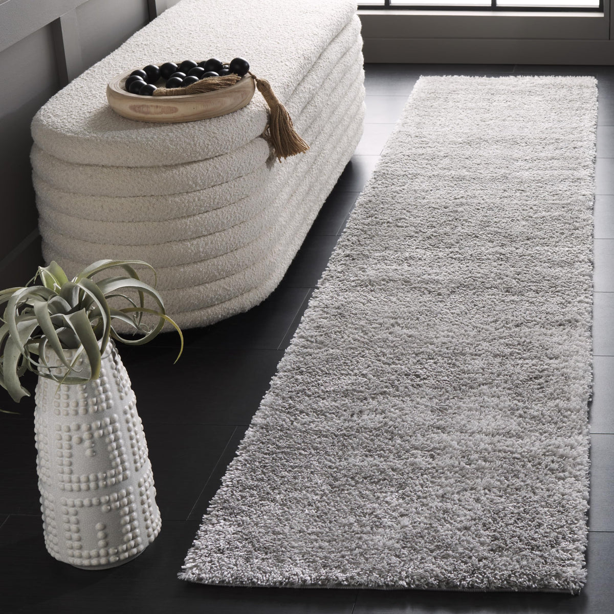 SAFAVIEH Area Rug 8x10 - Tahoe Shag Collection - Large - Blue & Ivory, Modern Design, Non-Shedding & Easy Cleaning, Plush Thick Pile, Ideal for Living Room, Bedroom, Dining Space (THO653M)