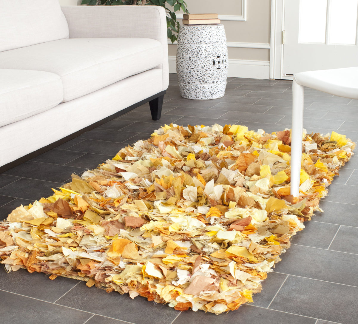 SAFAVIEH Rio Shag Collection Area Rug - 5' x 8', Creme, Handmade Decorative, 3.5-inch Thick Ideal for High Traffic Areas in Living Room, Bedroom (SG951W)
