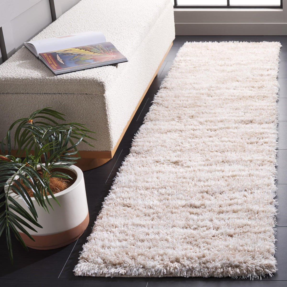 SAFAVIEH Area Rug 8x10 - Lindsay Shag Collection - Large - Beige & Ivory, Non-Shedding & Easy Cleaning, Ultra Plush Thick Pile, Ideal for Living Room, Bedroom, Dining Space (LNS554B)