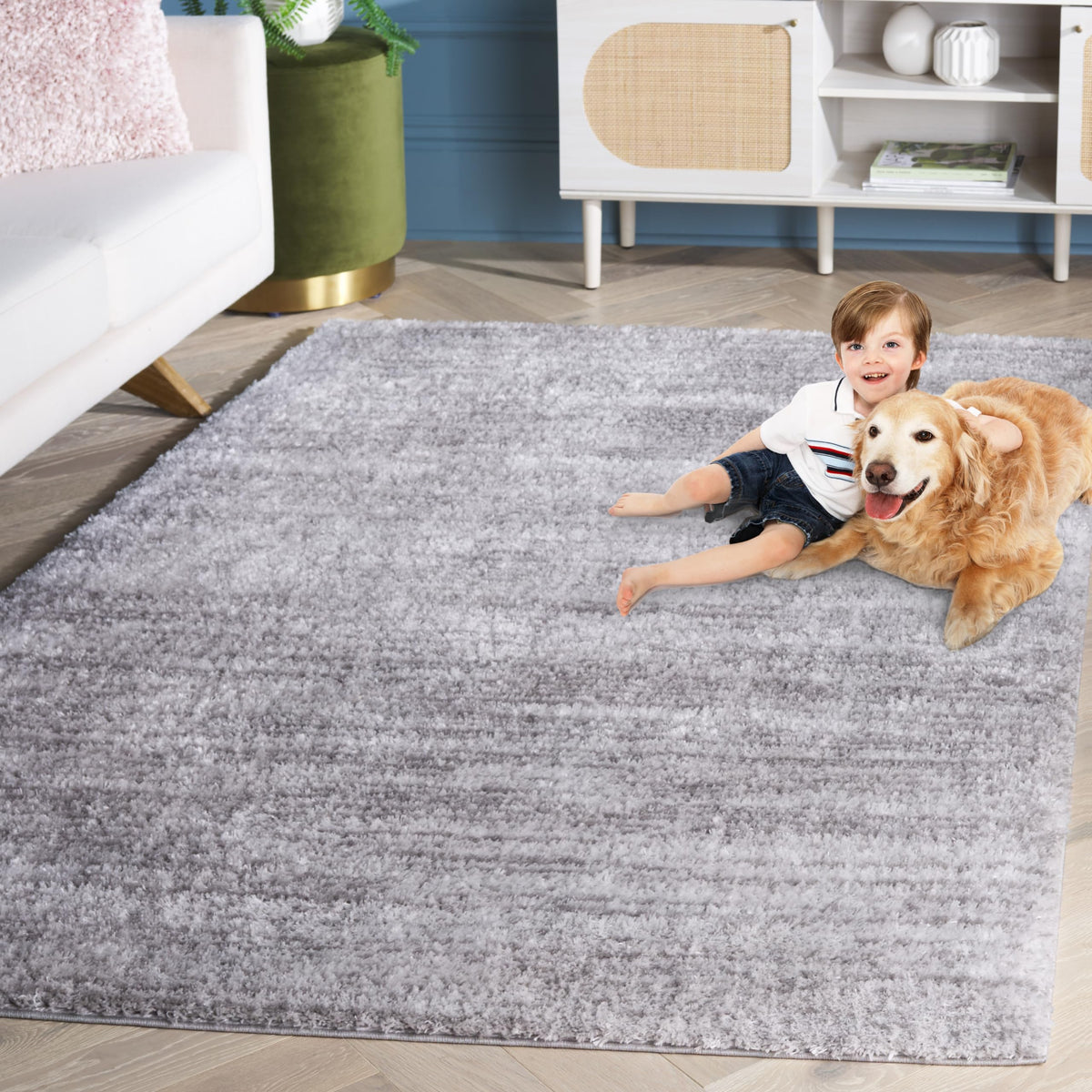 SAFAVIEH Area Rug 8x10 - Tahoe Shag Collection - Large - Blue & Ivory, Modern Design, Non-Shedding & Easy Cleaning, Plush Thick Pile, Ideal for Living Room, Bedroom, Dining Space (THO653M)