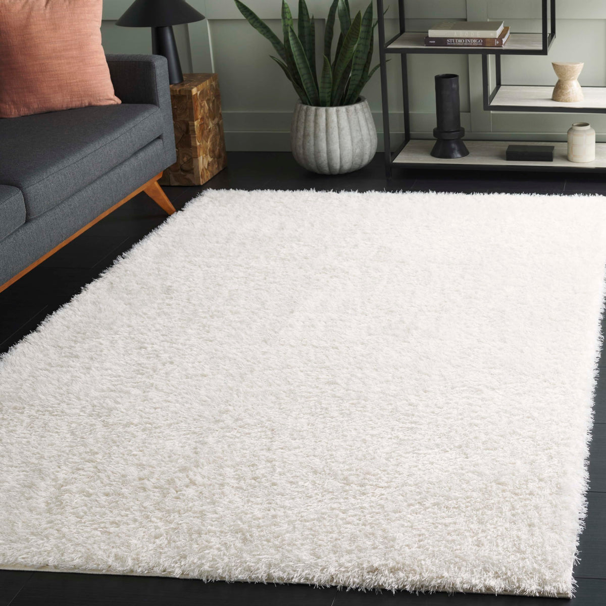 SAFAVIEH Lindsay Shag Collection Area Rug - 4' x 6', Green, Contemporary Design, Ideal for High Traffic Areas in Living Room, Bedroom & Dining Room (LNS560Y-4)
