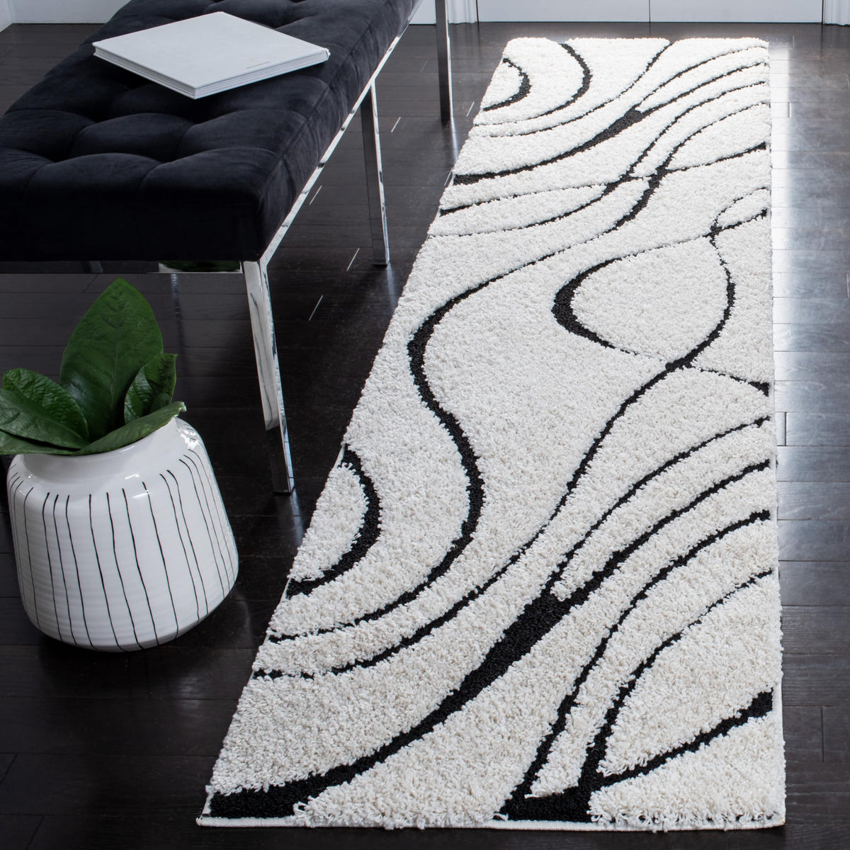 SAFAVIEH Florida Shag Rug 6'x9', Soft Plush Modern Cream & Beige SG471-1113