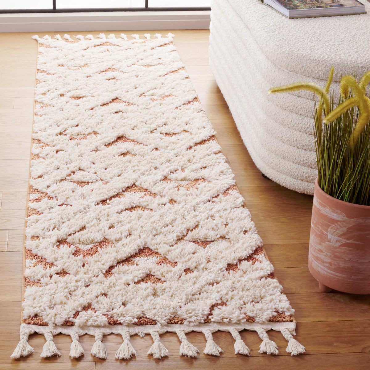 SAFAVIEH Moroccan Tassel Shag Rug 5'3"x7'6", Ivory & Brick Rust MTS688P
