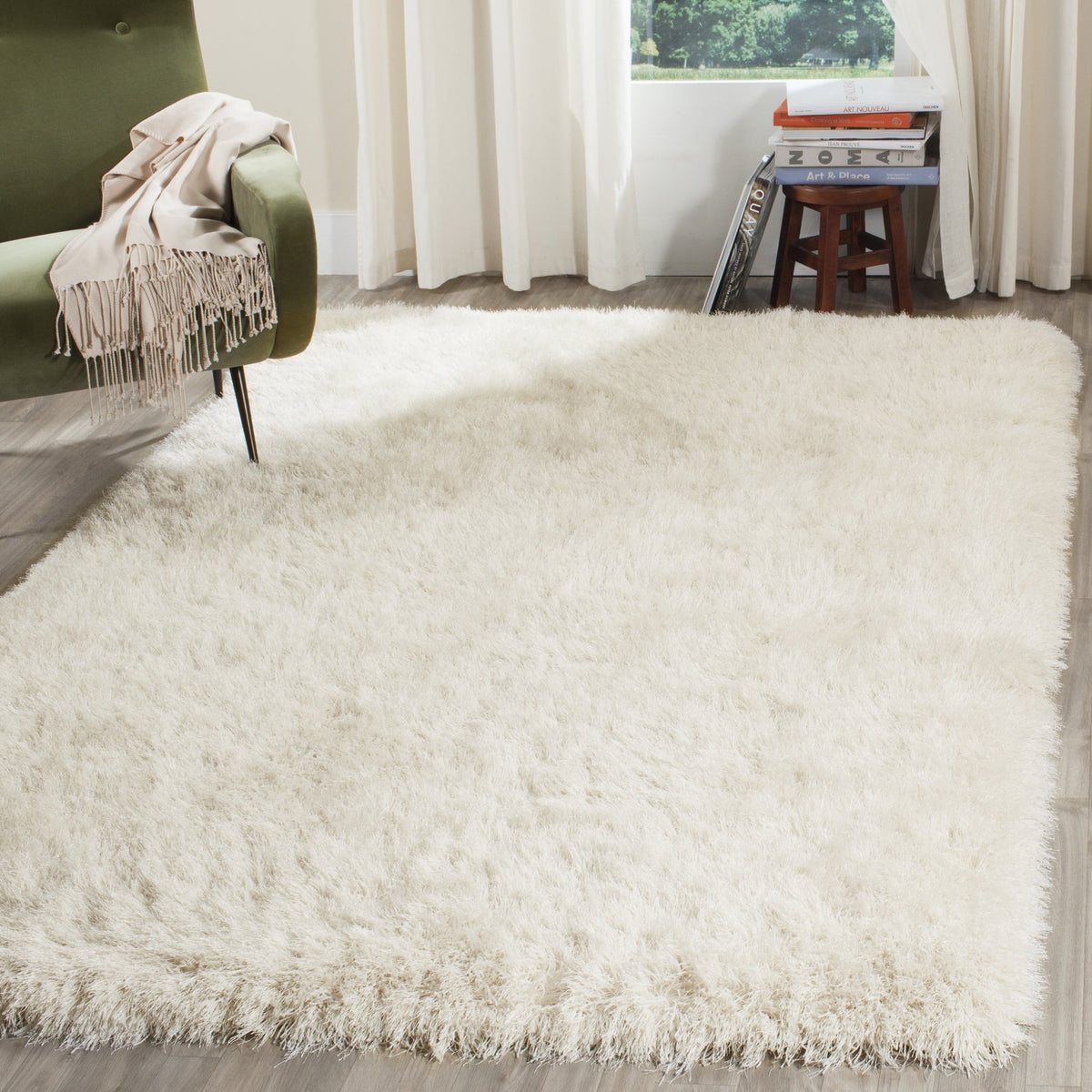 SAFAVIEH Venice Shag Collection Area Rug - 7'6" x 9'6", Pearl, Handmade Glam, 3-inch Thick Ideal for High Traffic Areas in Living Room, Bedroom (SG256P)