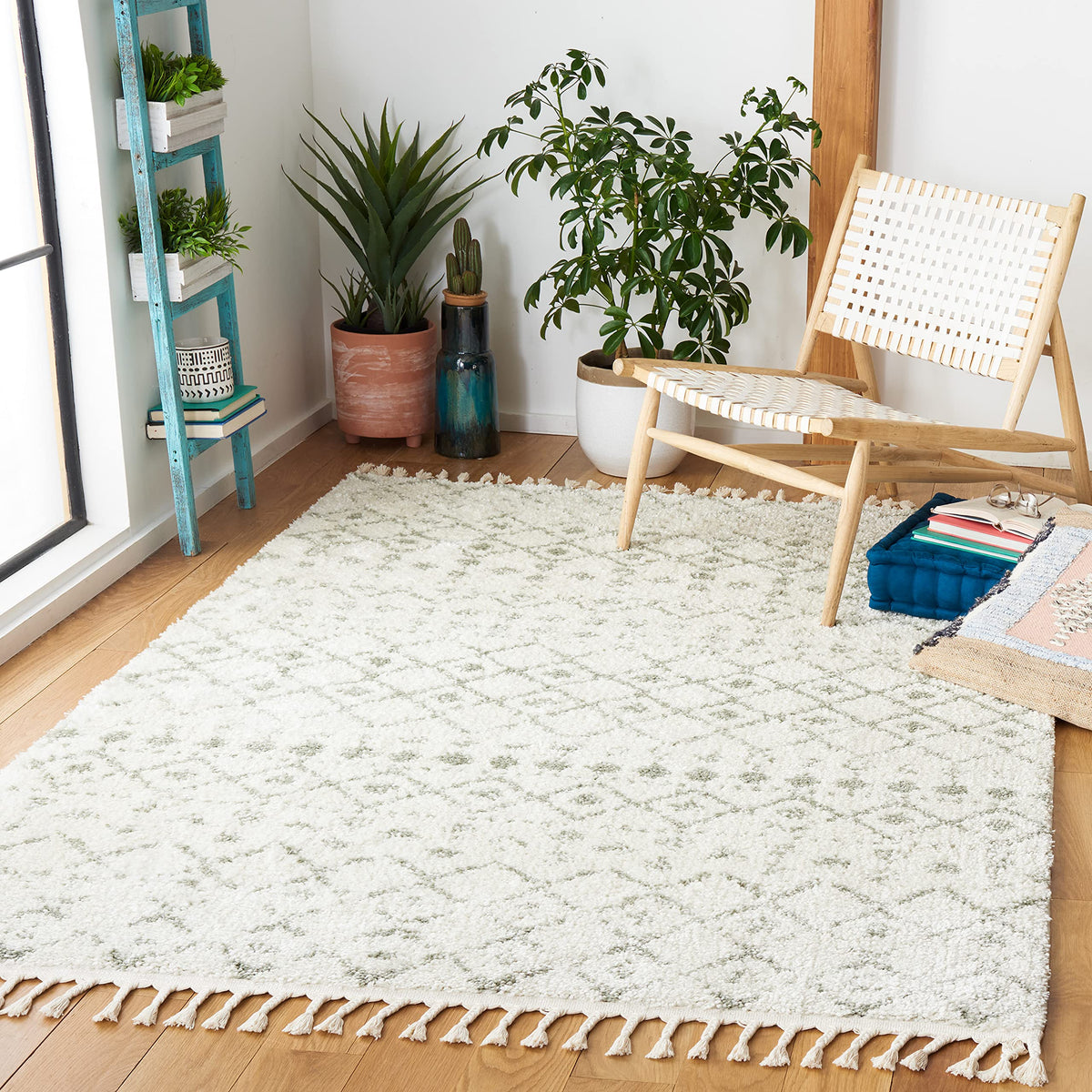 SAFAVIEH Area Rug 8x10 - Berber Fringe Shag Collection - Large - Cream & Dark Grey, Moroccan Design, Non-Shedding & Easy Cleaning, Thick Pile, Ideal for Living Room, Bedroom, Dining Space (BFG516A)
