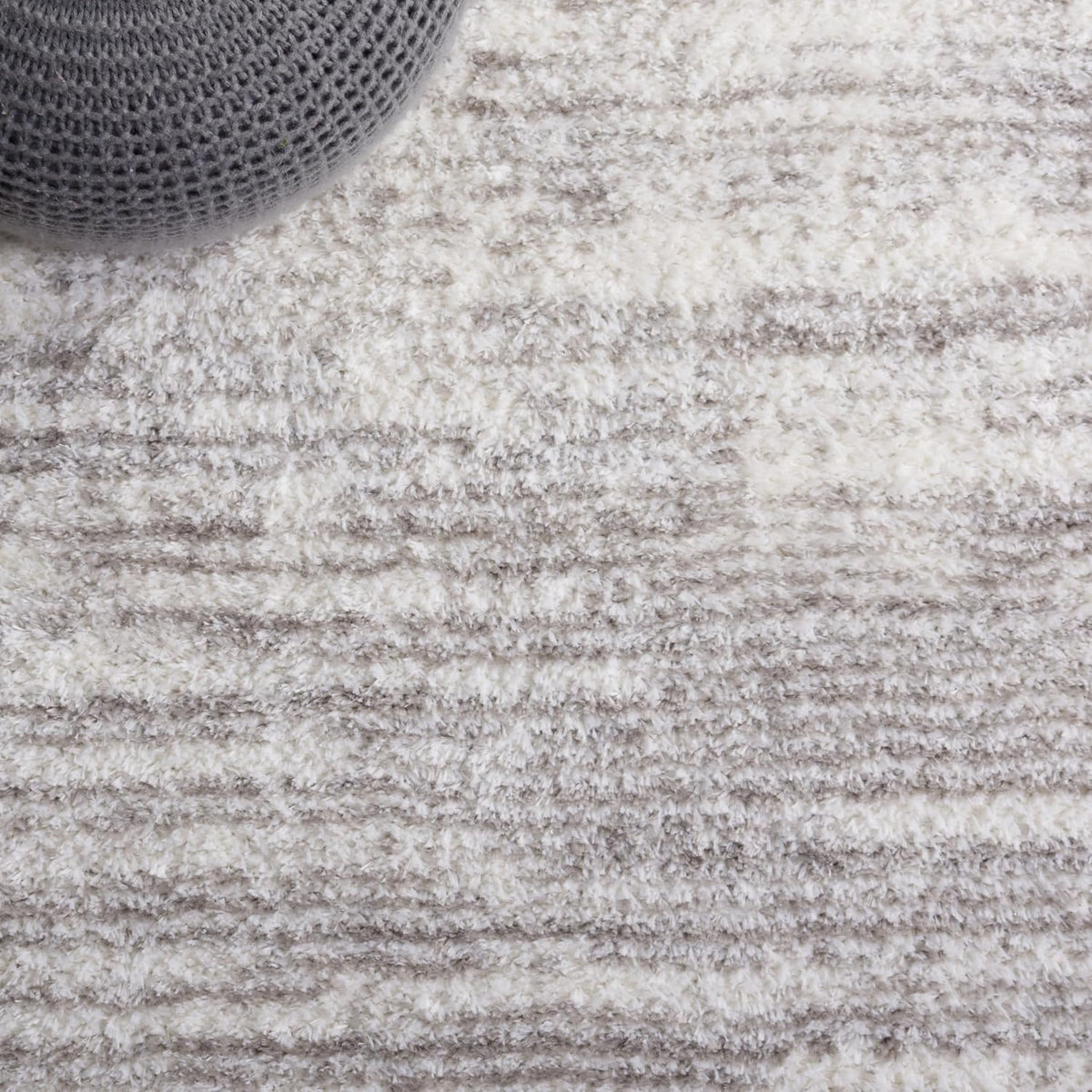 SAFAVIEH Tahoe Shag Rug 9x12, Plush Large Ivory & Grey THO653A