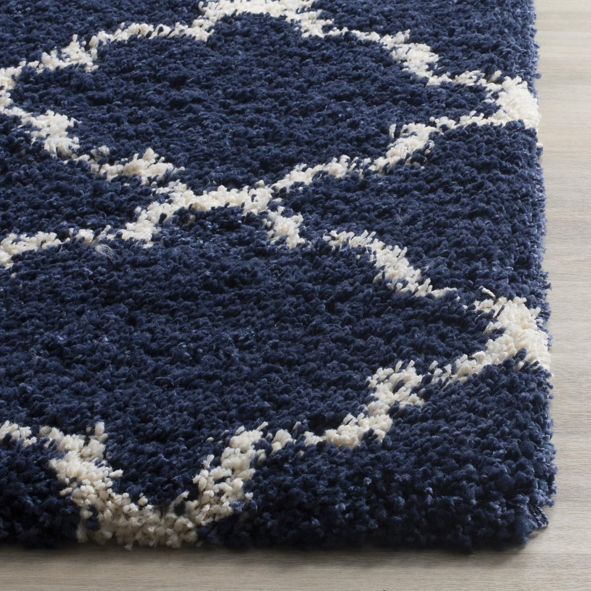 SAFAVIEH Hudson Shag Rug 9'x12', Soft Plush Modern Navy & Ivory SGH282C