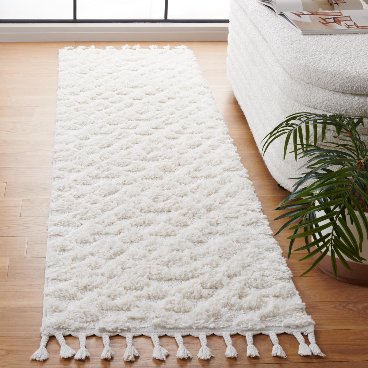 SAFAVIEH Moroccan Tassel Shag Rug 5'3"x7'6", Ivory & Brick Rust MTS688P