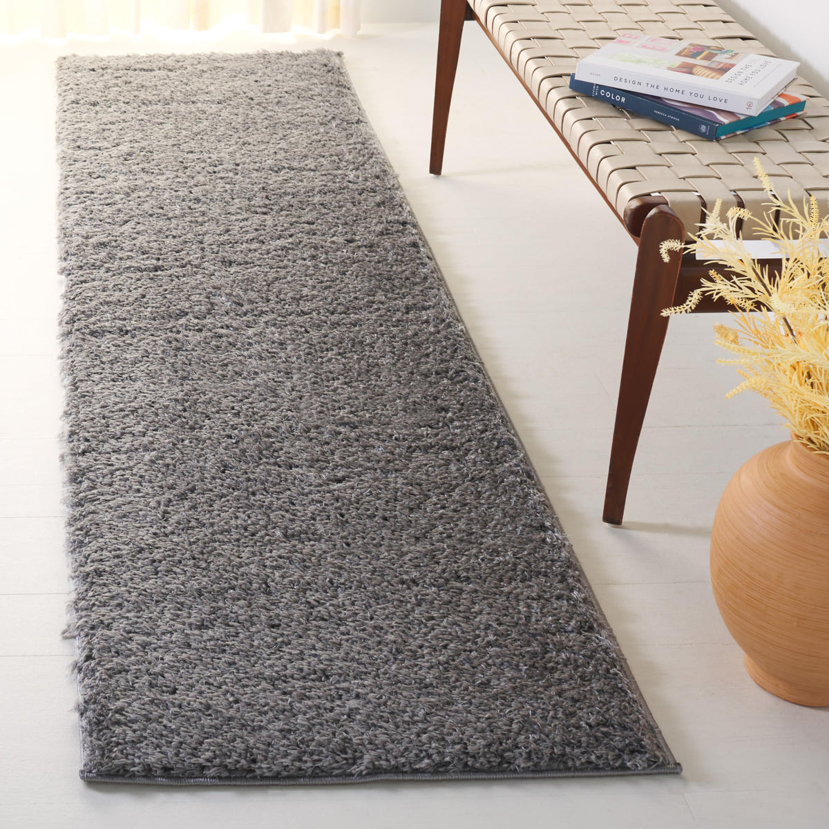 SAFAVIEH Lindsay Shag Collection Area Rug - 4' x 6', Green, Contemporary Design, Ideal for High Traffic Areas in Living Room, Bedroom & Dining Room (LNS560Y-4)