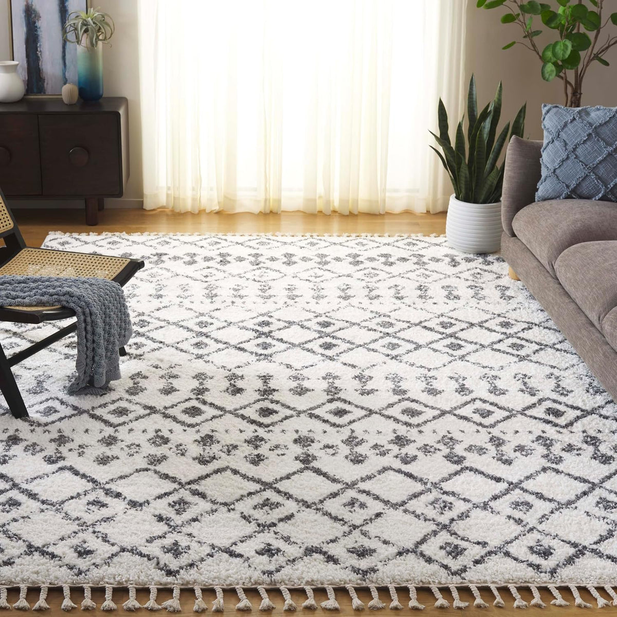 SAFAVIEH Area Rug 8x10 - Berber Fringe Shag Collection - Large - Cream & Dark Grey, Moroccan Design, Non-Shedding & Easy Cleaning, Thick Pile, Ideal for Living Room, Bedroom, Dining Space (BFG516A)