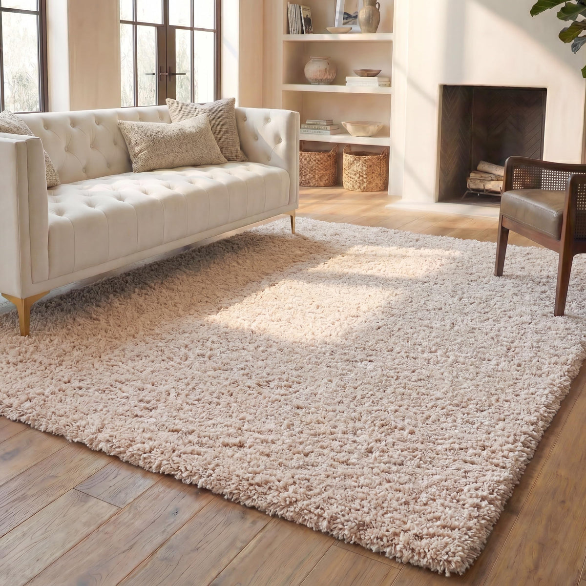 SAFAVIEH Polar Shag Collection Area Rug - 4' Round, Light Beige, Solid Glam Design, Non-Shedding & Easy Care, 3-inch Thick Ideal for High Traffic Areas in Living Room, Bedroom (PSG800A)