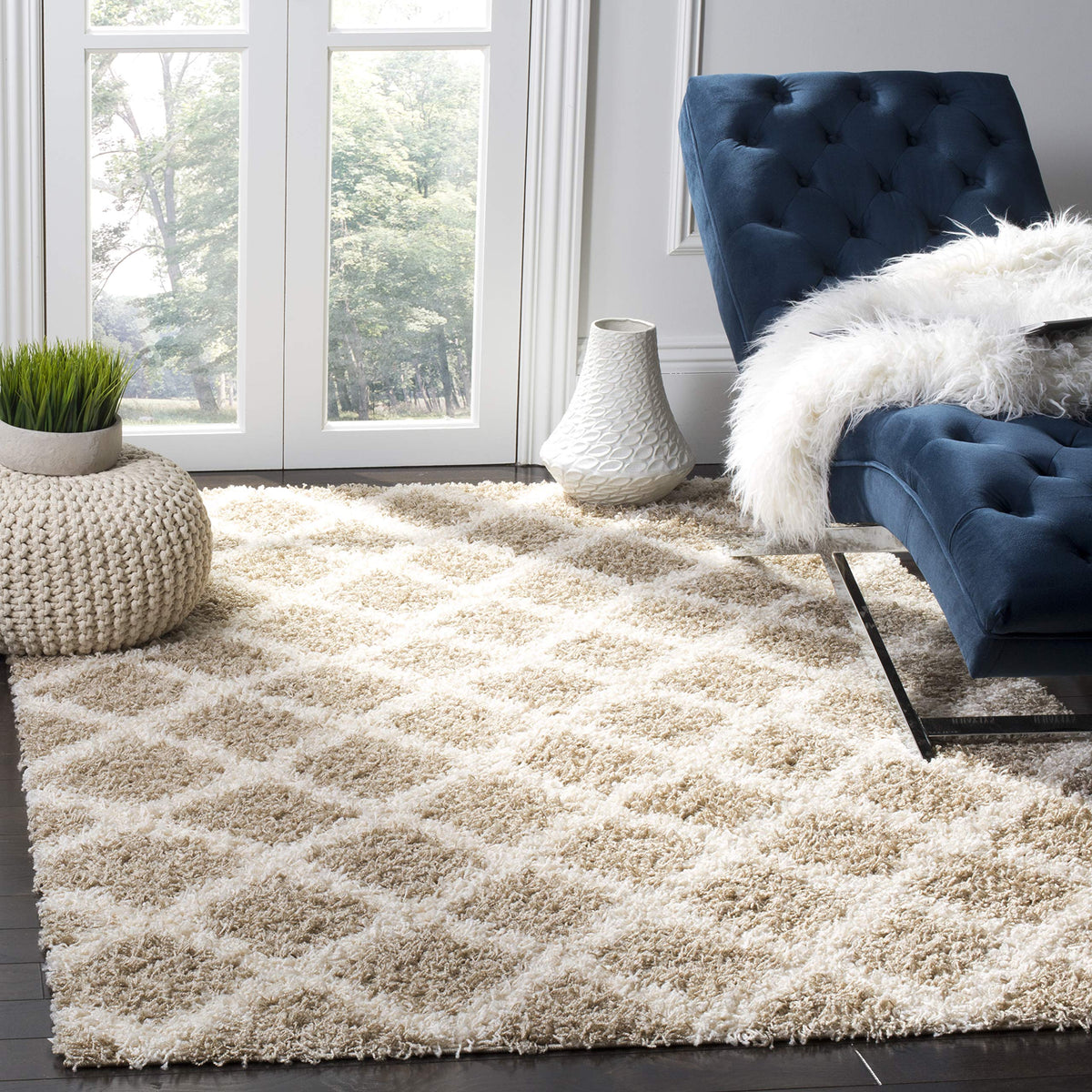 SAFAVIEH Area Rug 8x10 - Dallas Shag Collection - Large - Dark Grey & Ivory, Trellis Pattern, Non-Shedding & Easy Cleaning, Plush Thick Pile, Ideal for Living Room, Bedroom, Dining Space (SGDS258A)