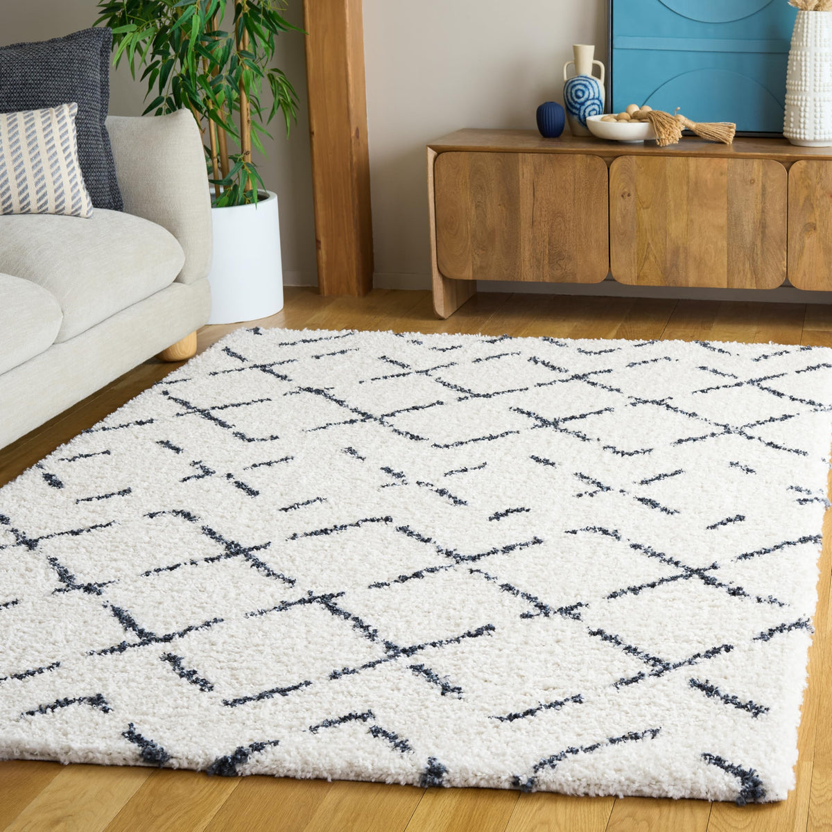 SAFAVIEH Arizona Shag Rug 5'1"x7'6", Soft Plush Ivory & Beige ASG743A